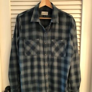 Universal Thread Plain Flannel Button Up Shirt  Size M